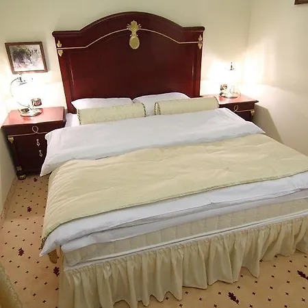 Dwor I Debowiec (Silesia)