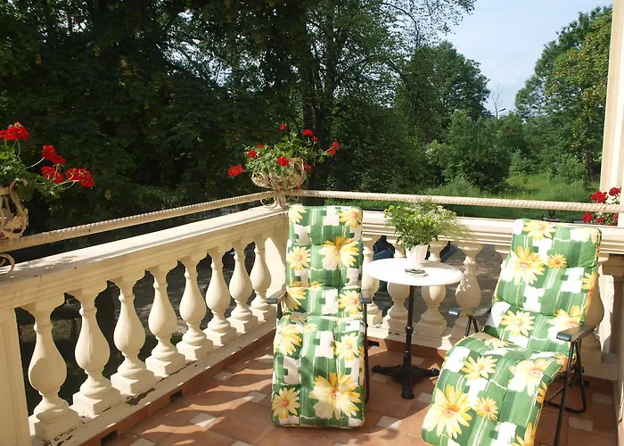 Dwor I Debowiec (Silesia)